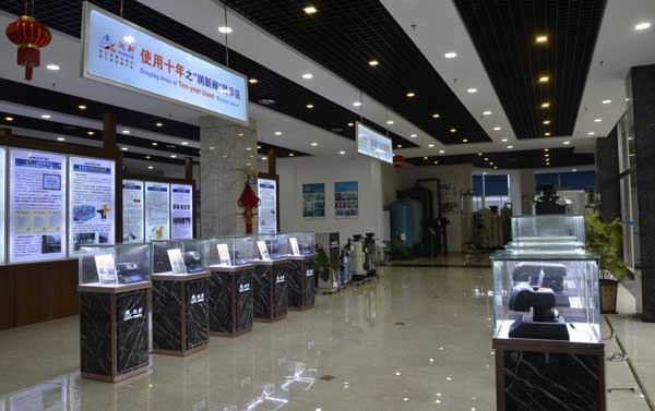 珠寶展柜定做掌握三要素，避免影響店鋪形象